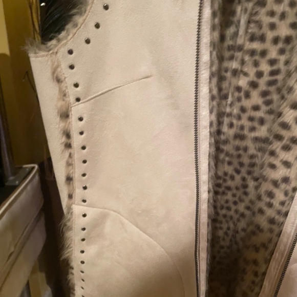 Great, unique animal print lined long vest - Picture 8 of 9